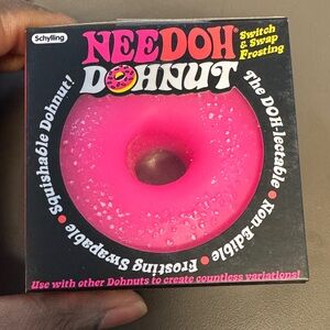 NEEDOH Donut Switch & Swap Frosting - Pink Squishable Donut